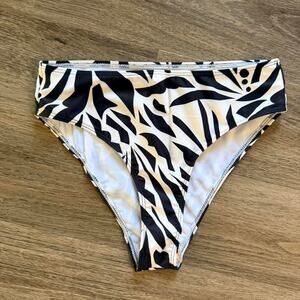 Black white high waisted bikini